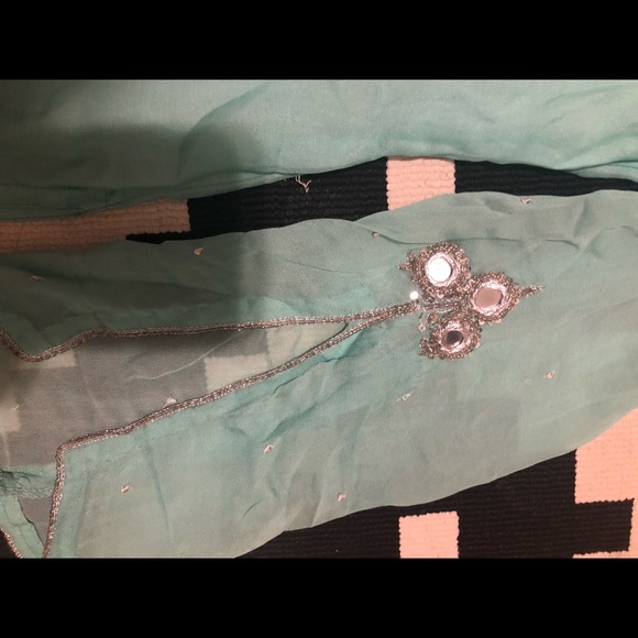 Pakistani salwar kameez with mirror work - Picture 13 of 13